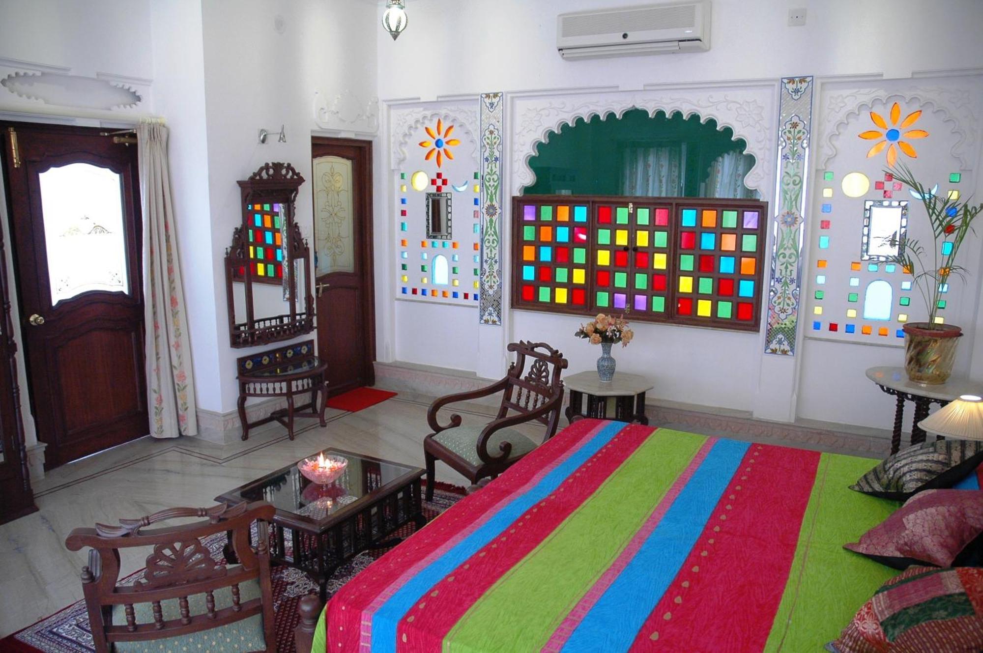 Raj Niwas Hotel