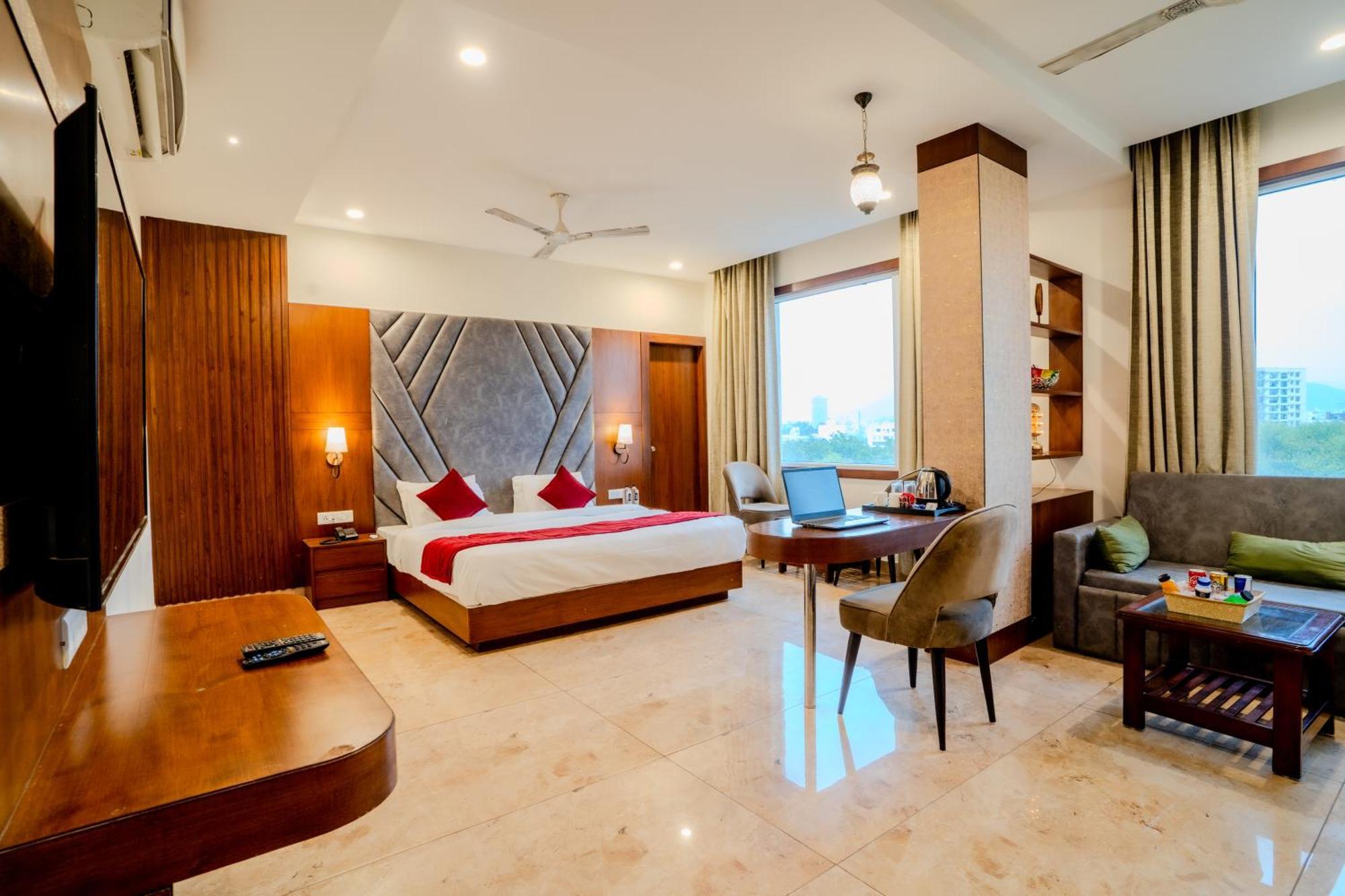 Hotel Amantran Inn - City Centre 3*