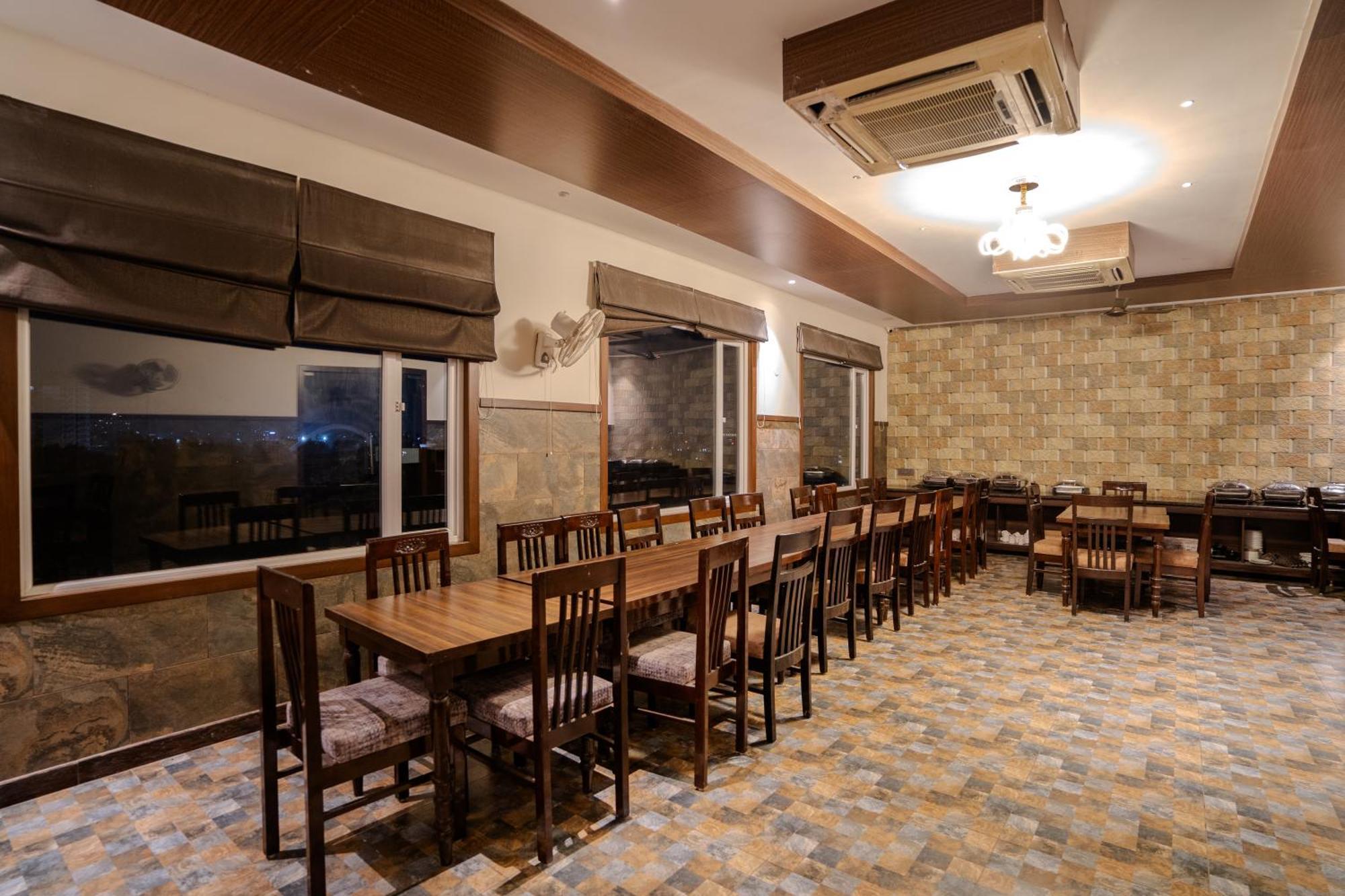 Hotel Amantran Inn - City Centre Hotel 3*
