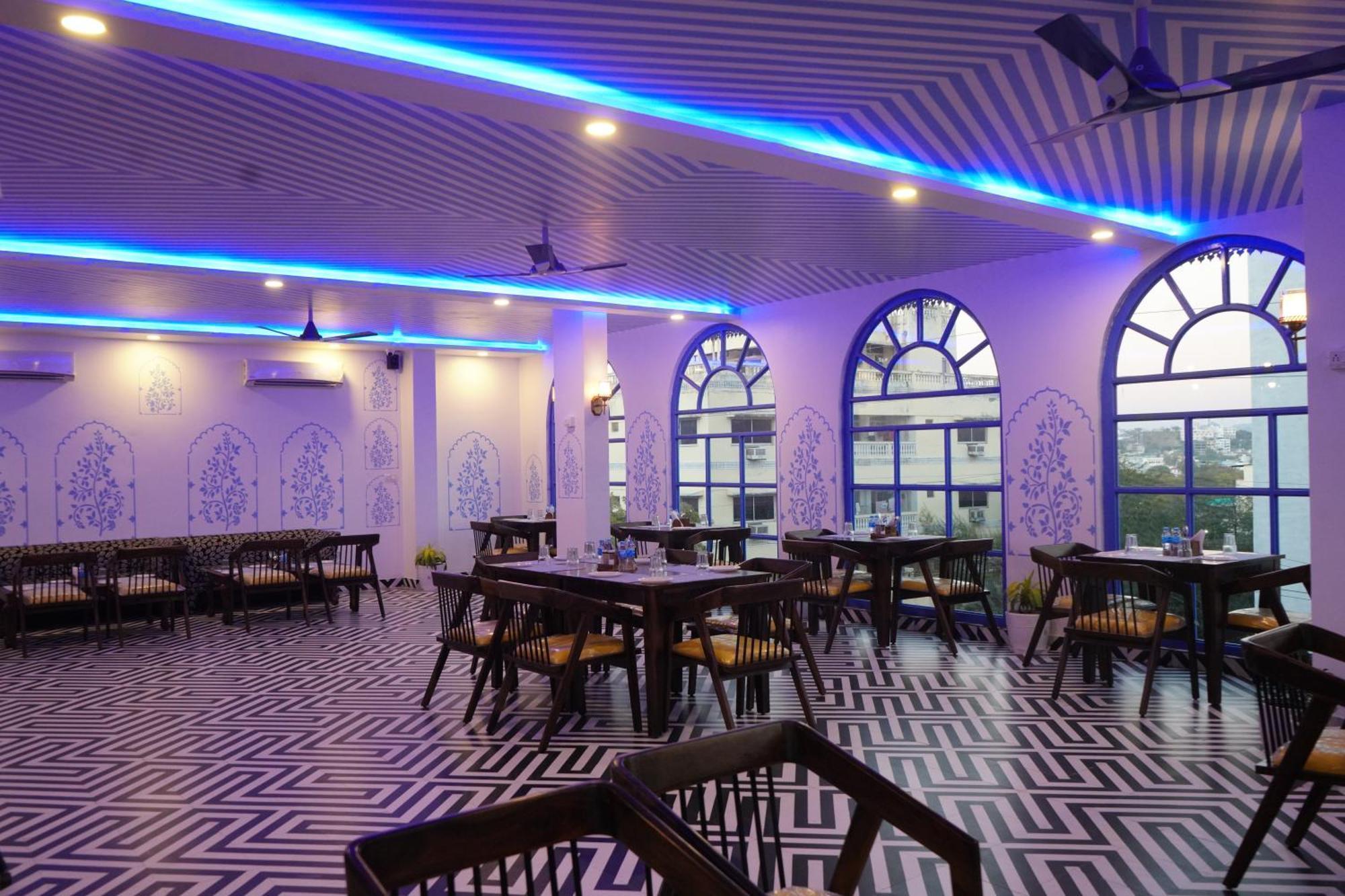 Pansal Kothi - Boutique In 3*