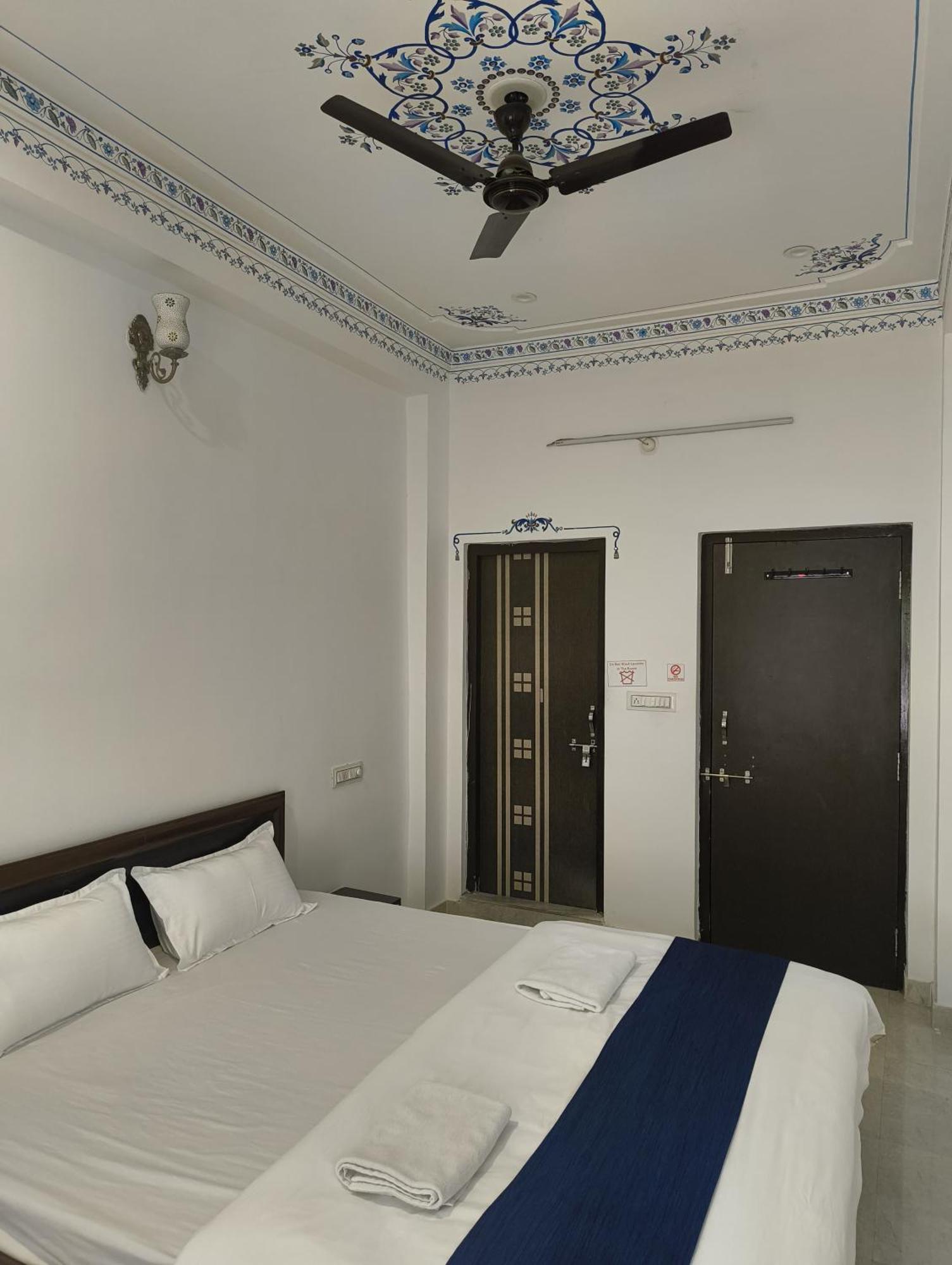 Rising Shemesh 3* Udaipur