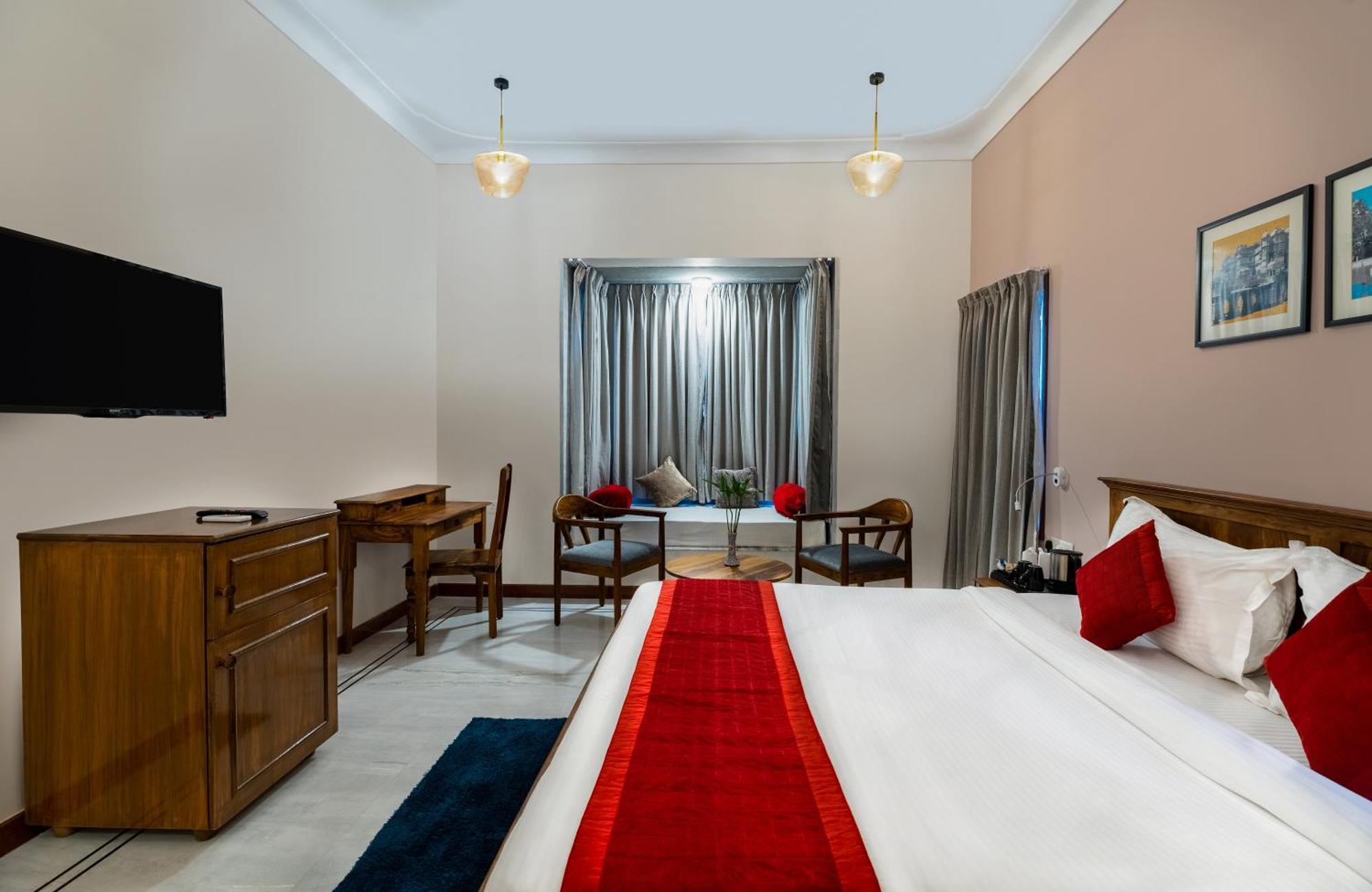 Dheergarh Palace Hotel 2*