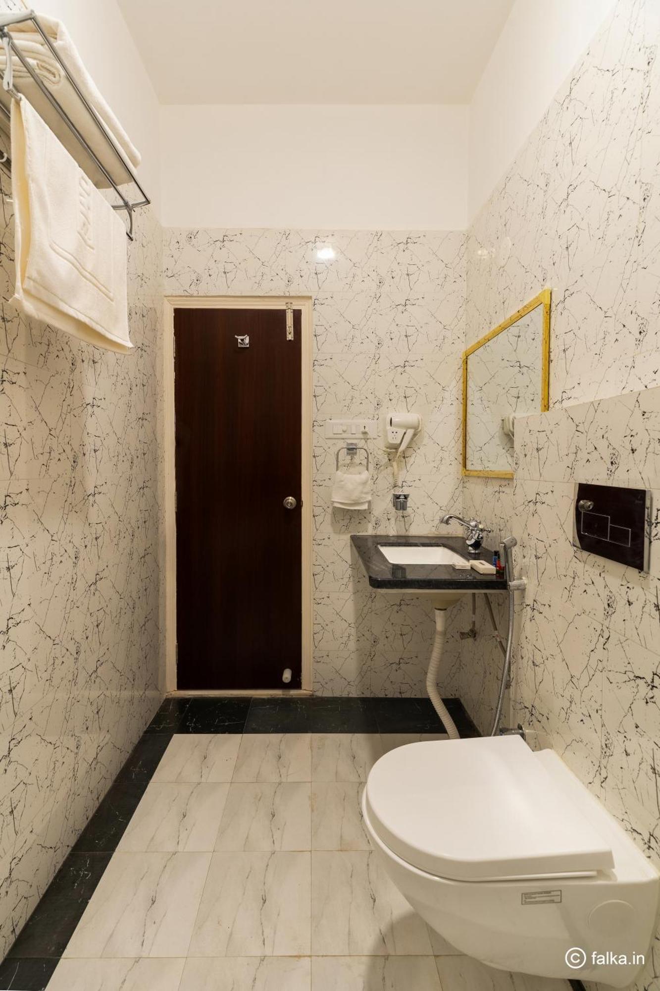 Dheergarh Palace 2*