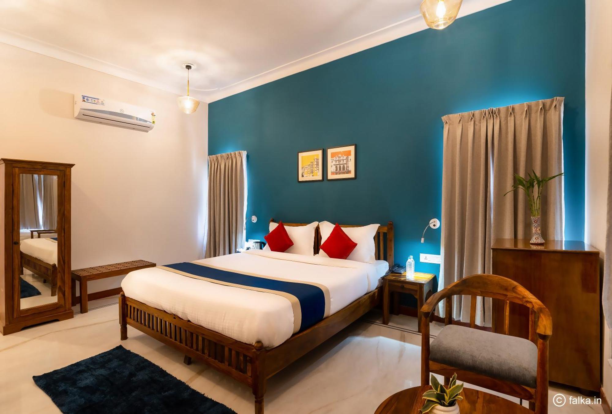 Hotel Dheergarh Palace 2*