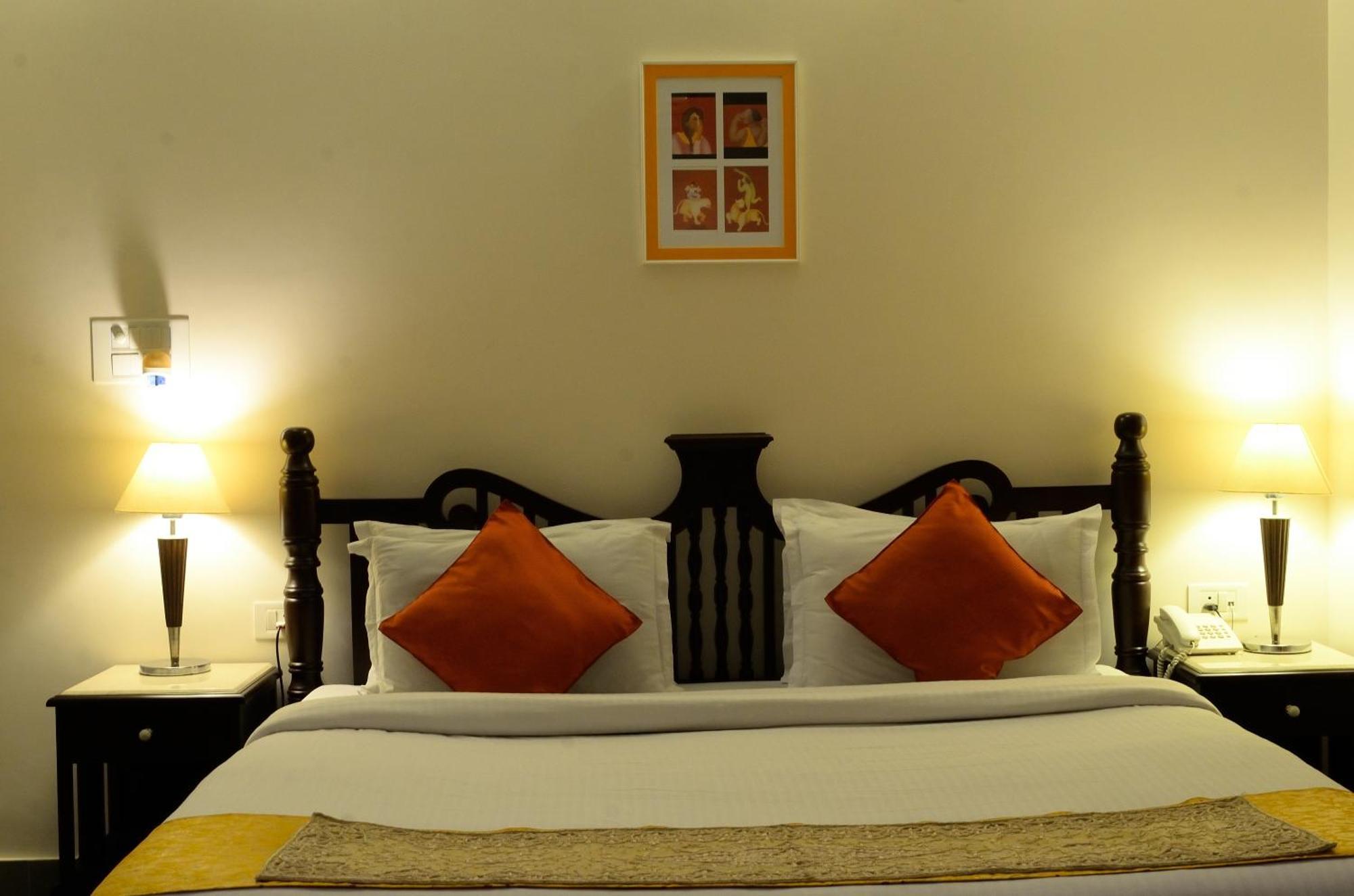 Dev Hotel 3*