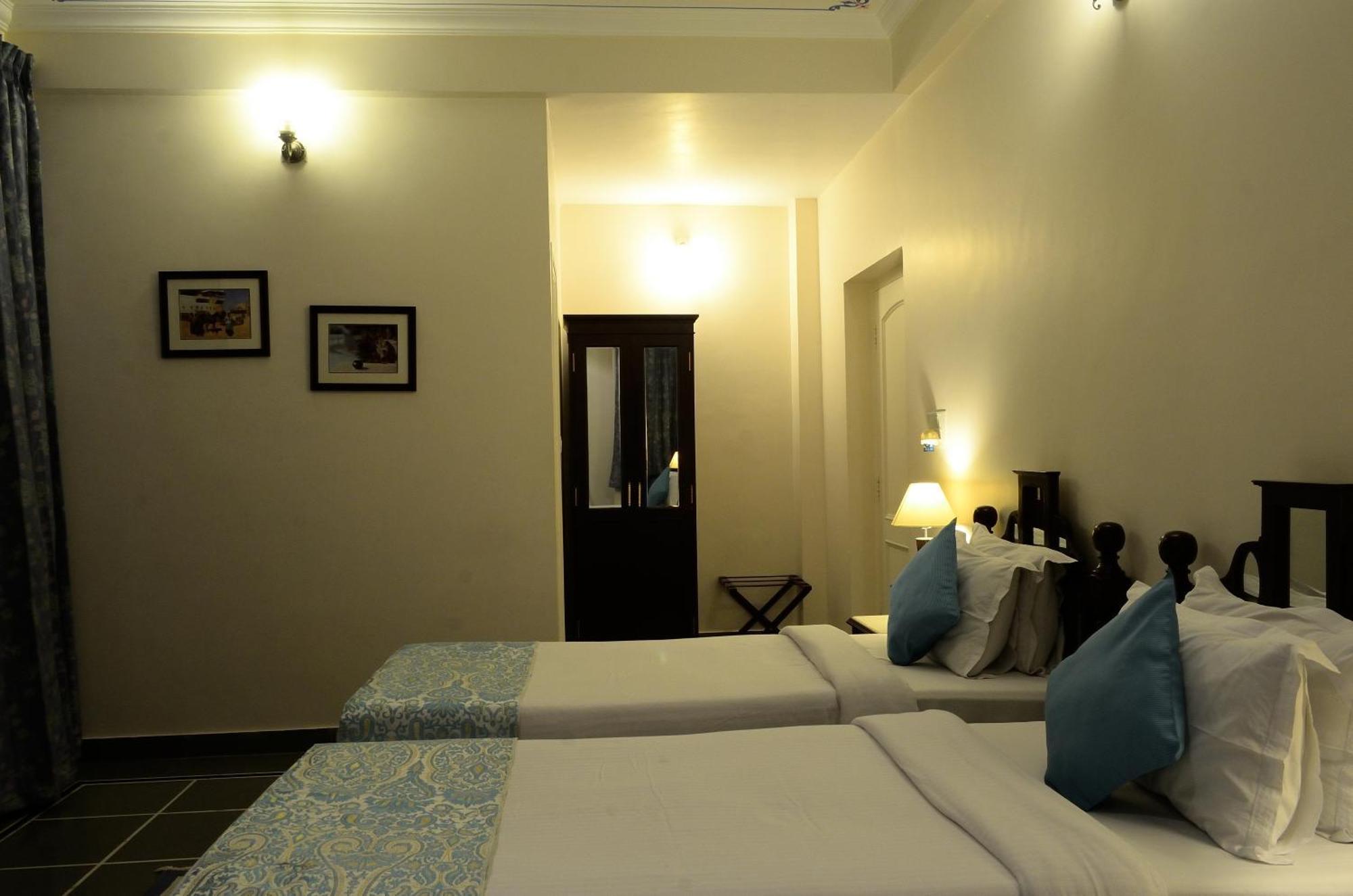 Dev Hotel 3*