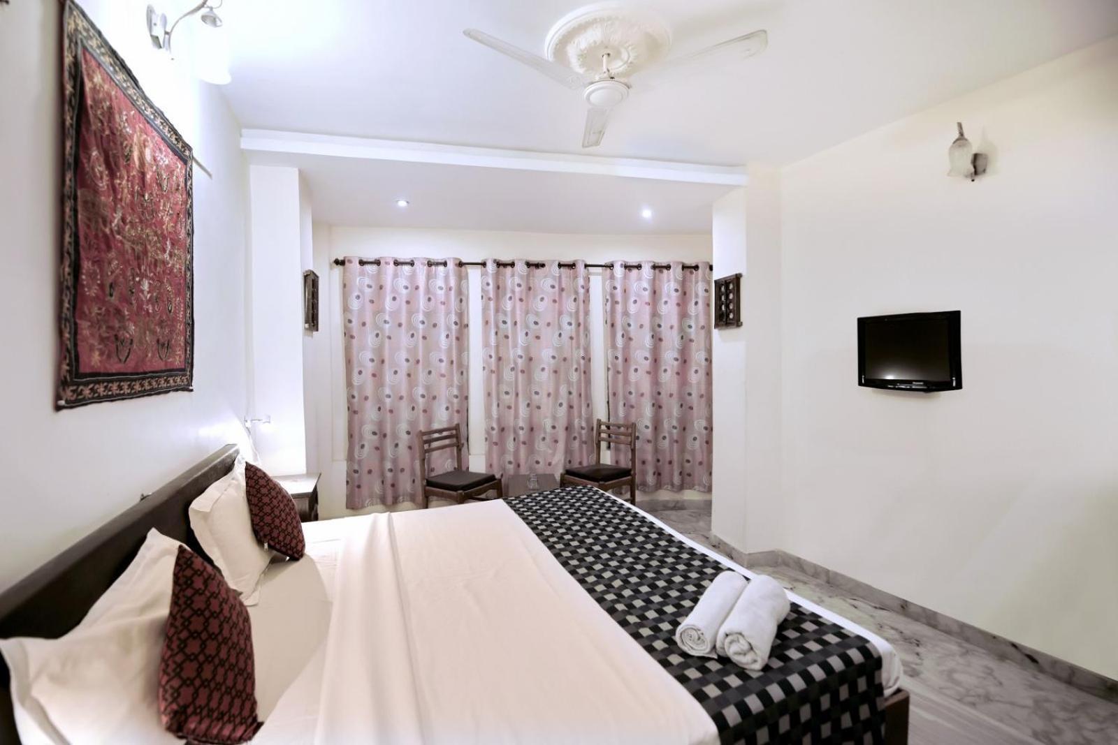 The View Hotel- On Pichola 3*