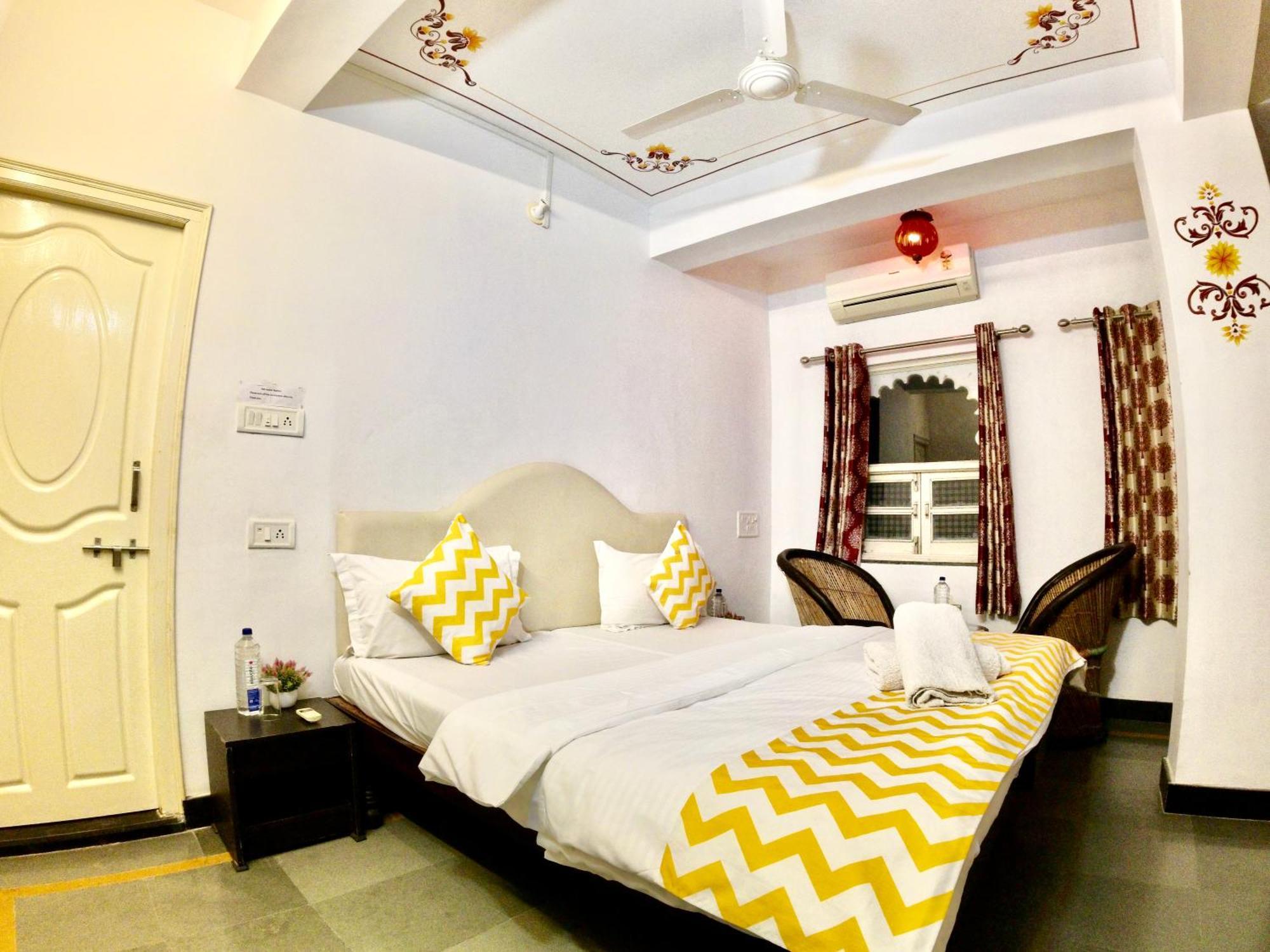 Maa Ji House On Pichola Hostel *