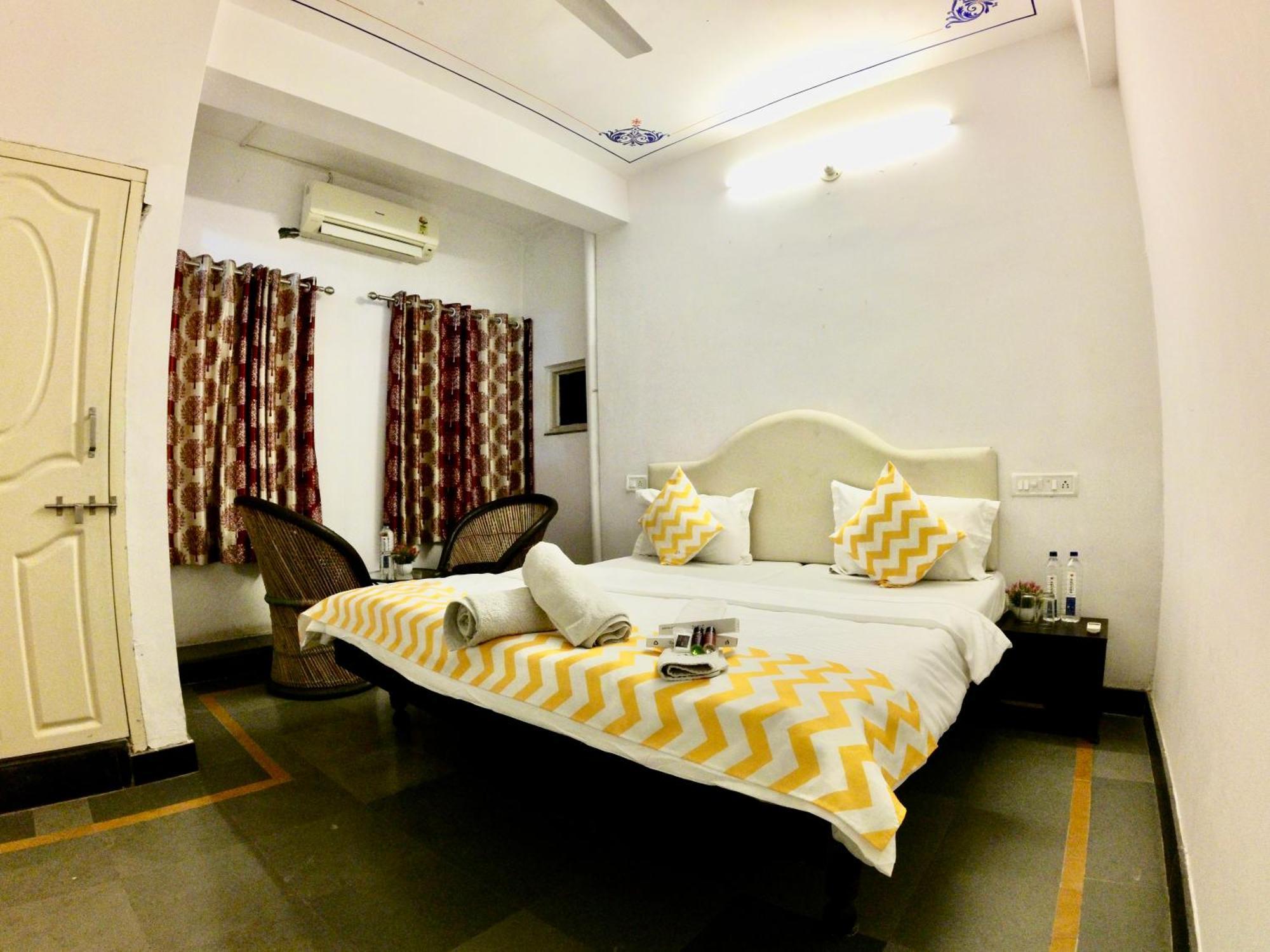 Maa Ji House On Pichola Hostel Udaipur