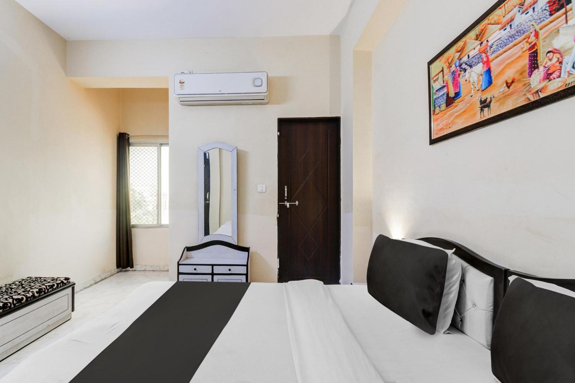 O Mahaveer Tower Hotel