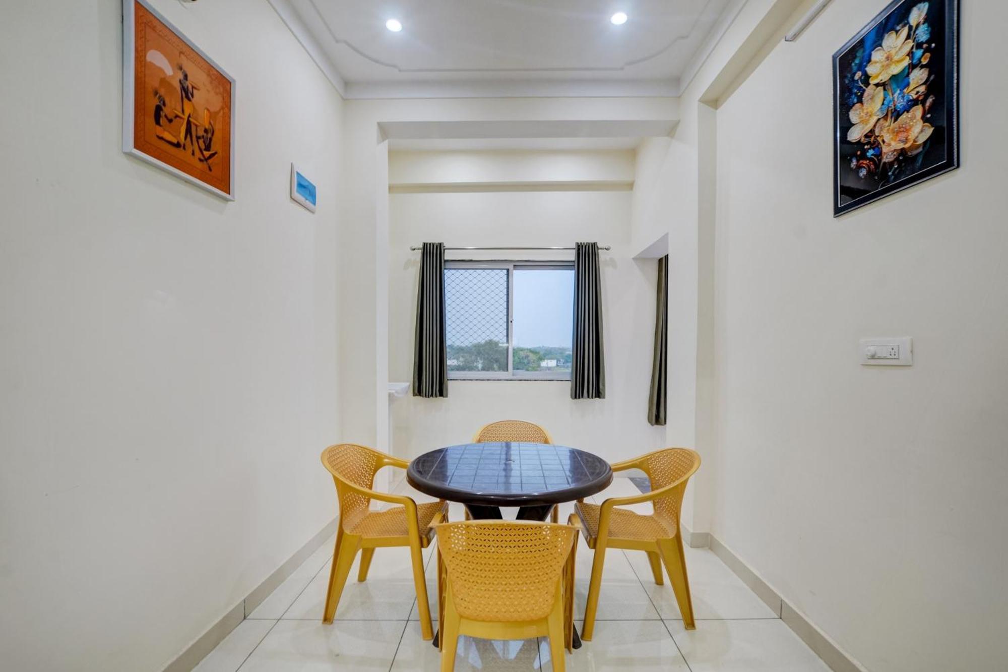 Hotel O Shree Ji Kunj