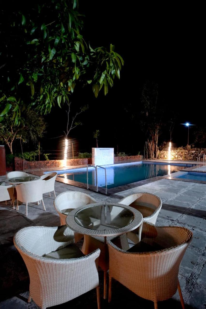 Luxury tent Mango Farm *
