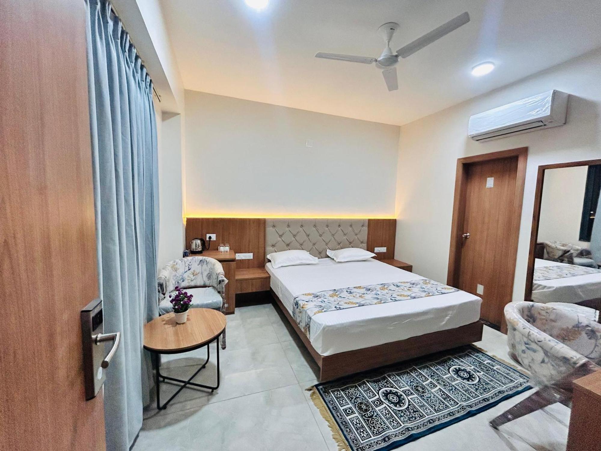 Patwar By Unity Hotel *