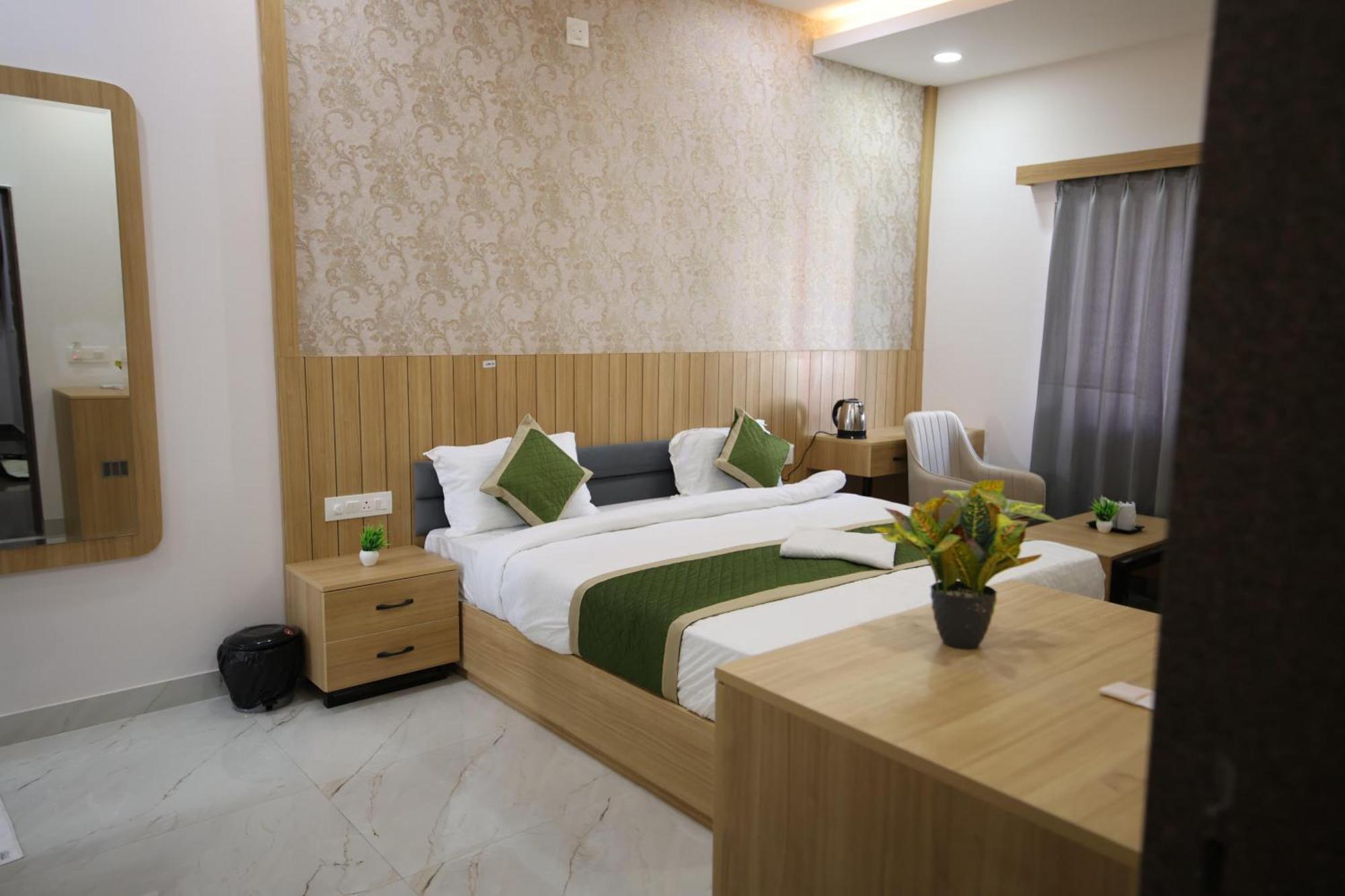 Hotel Vedaanta Royal Udaipur