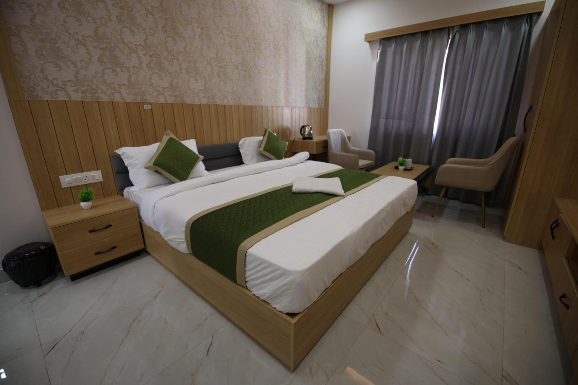 Hotel Vedaanta Royal Udaipur