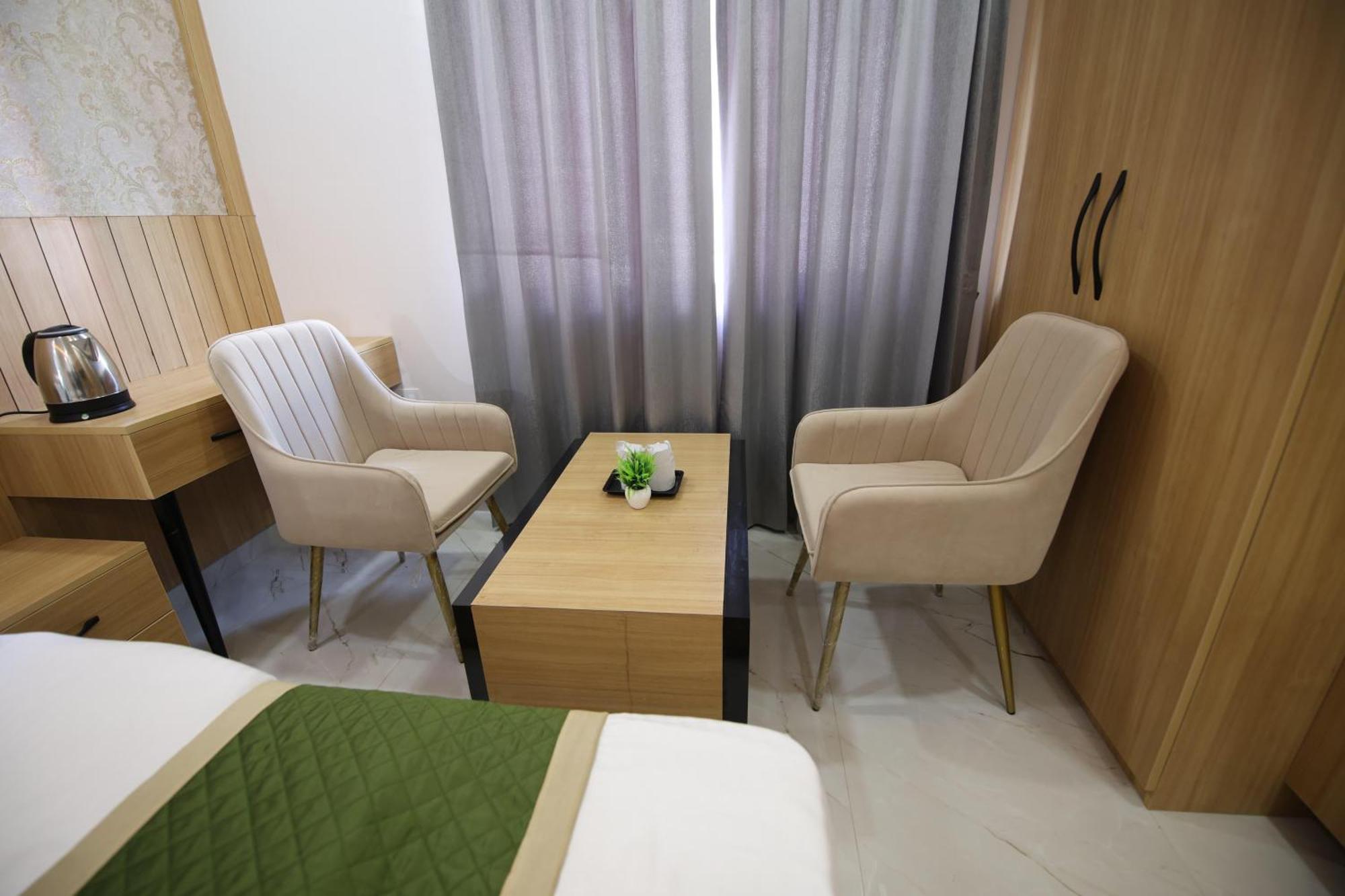 Hotel Vedaanta Royal Udaipur