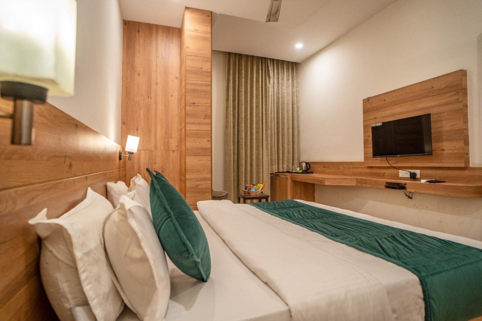 Hotel Amantran Inn - City Centre Hotel 3*
