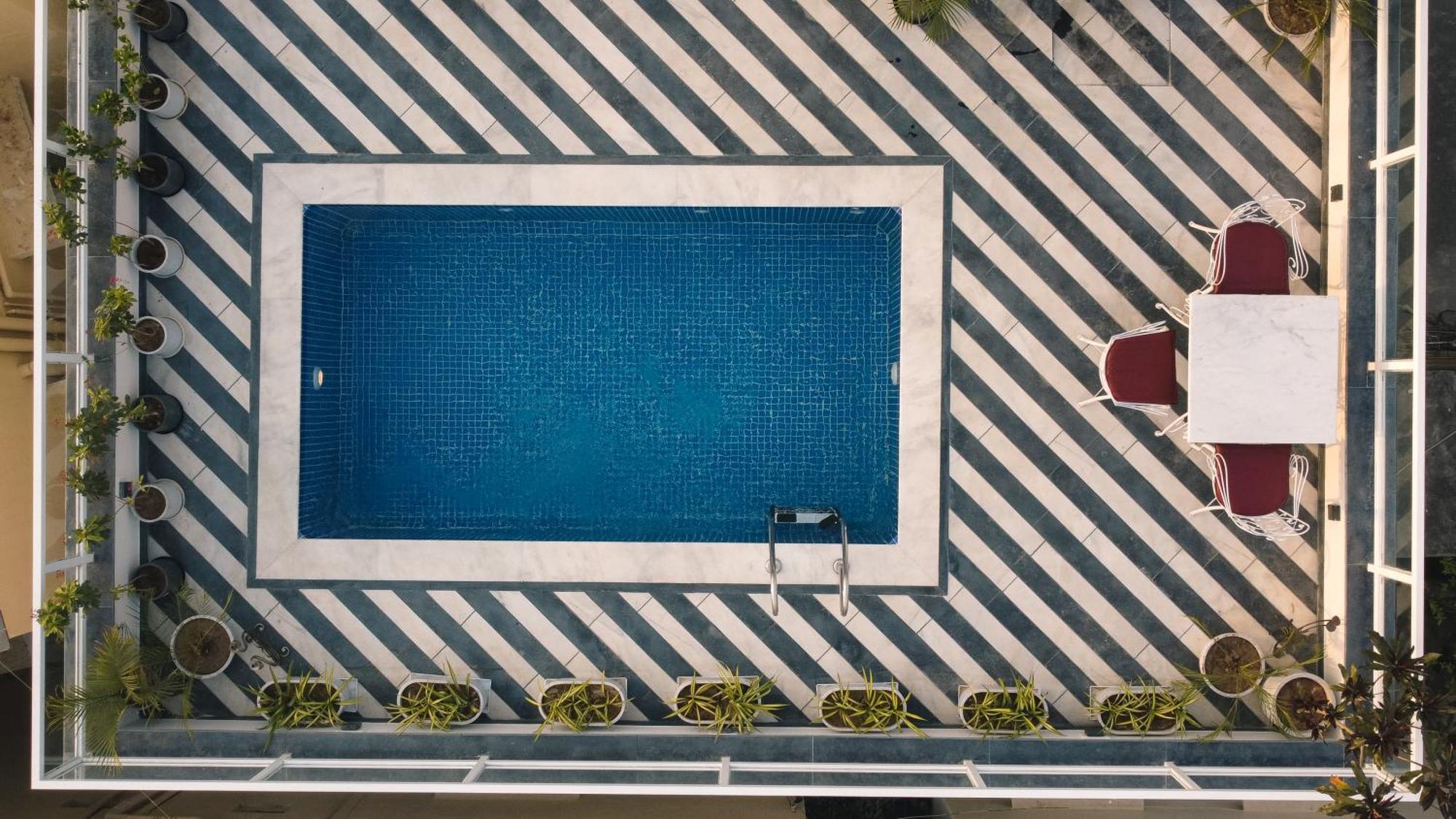 Naren Hotel 4*