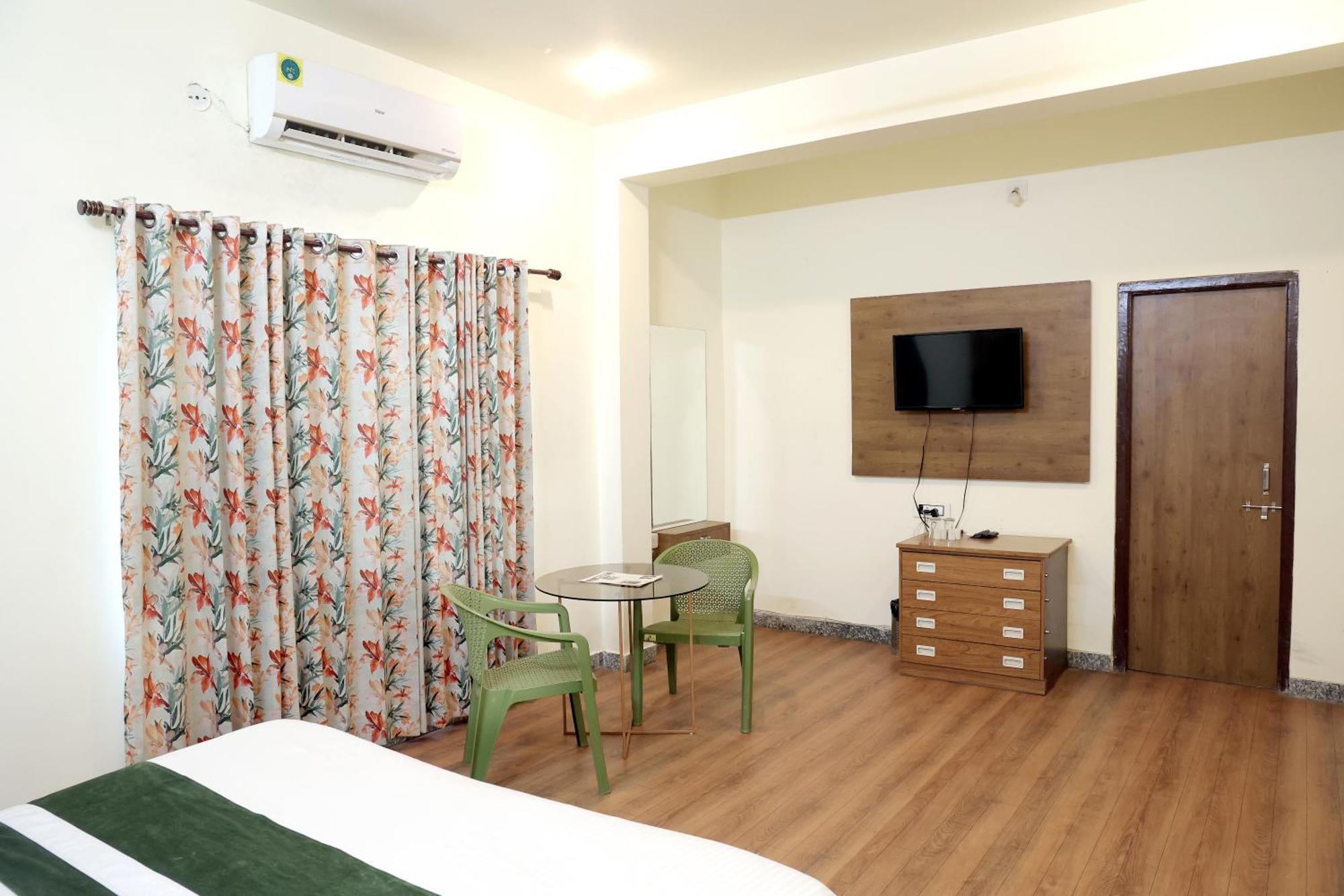 Tree Of Heaven Hotel