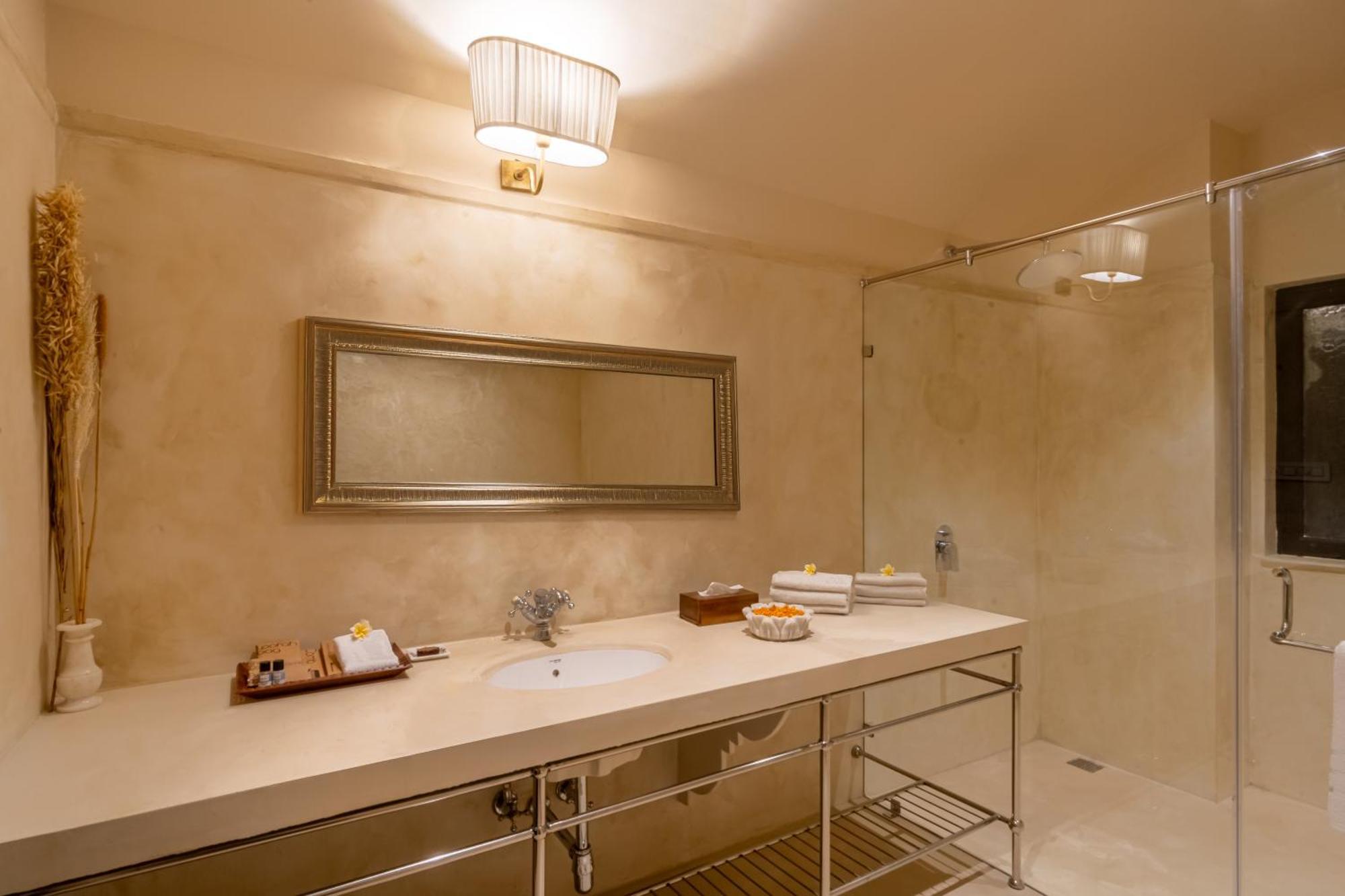Hotel Daulatgarh And 5*