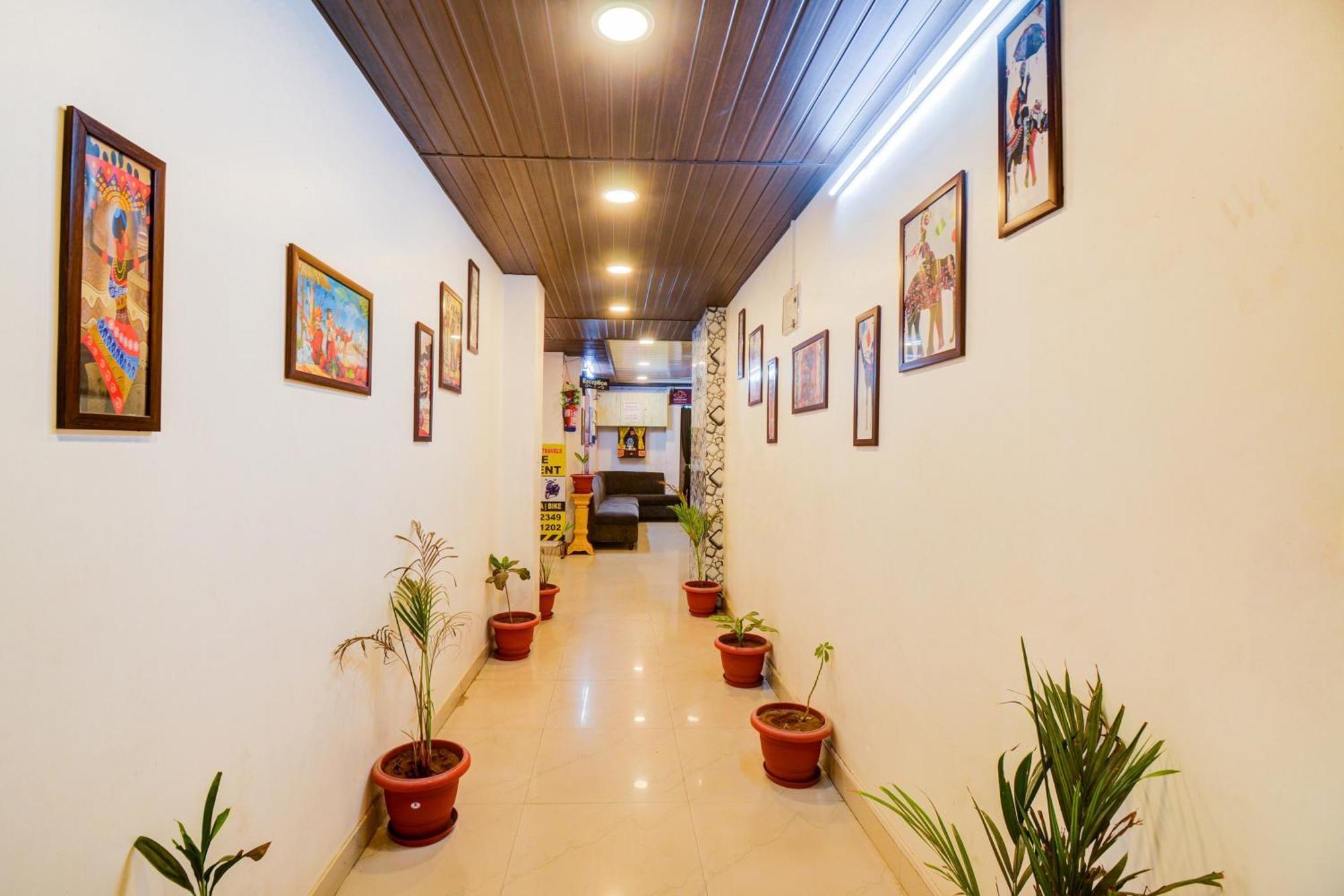 Hotel O Mahaveer Tower 3*