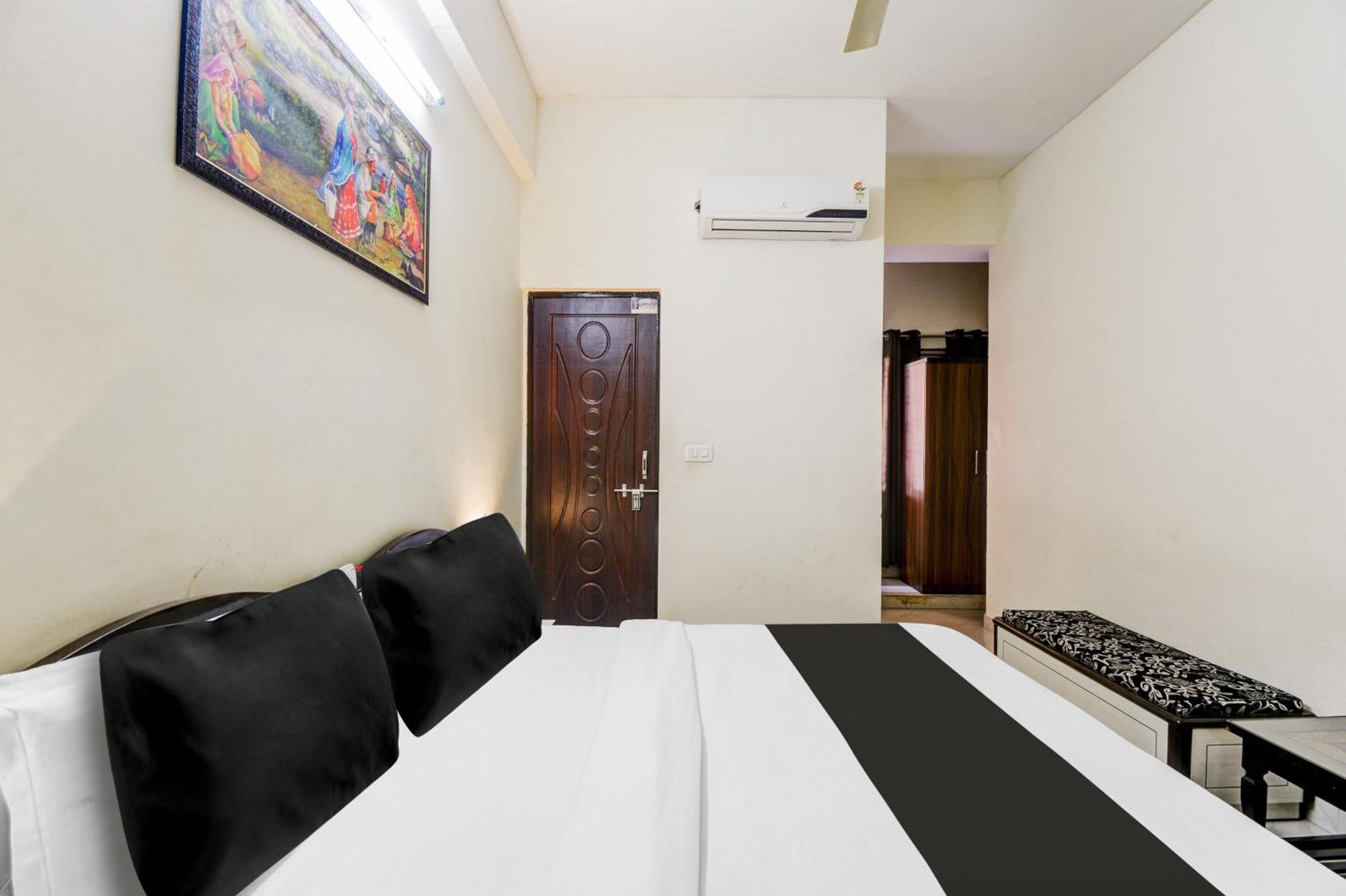 Hotel O Mahaveer Tower