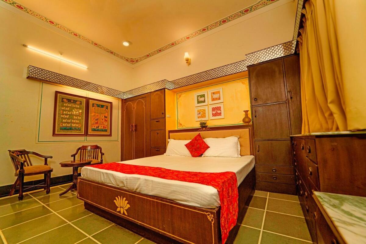 Santosh - The House Of Antiques And Art Udaipur