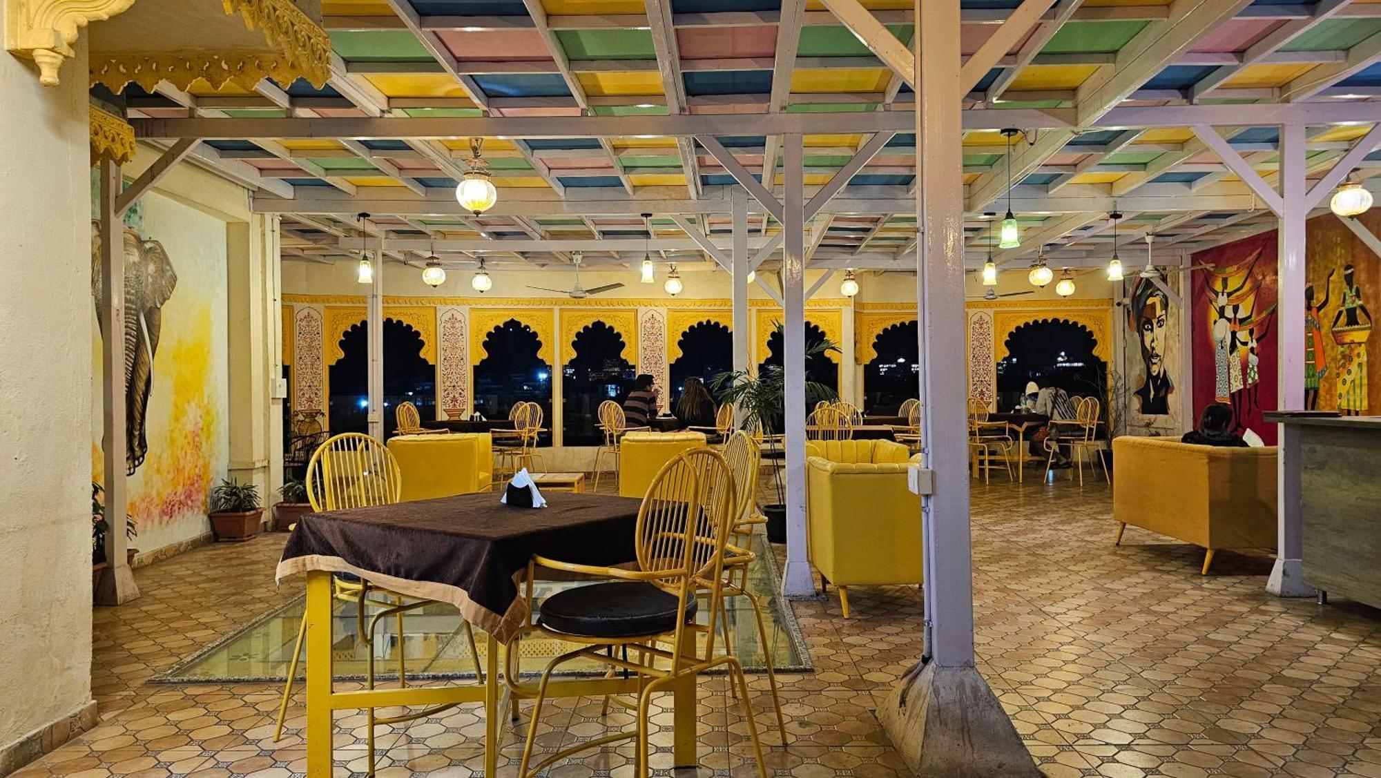 Asra Heritage With Rooftop And Swimming Pool Hotel Udaipur