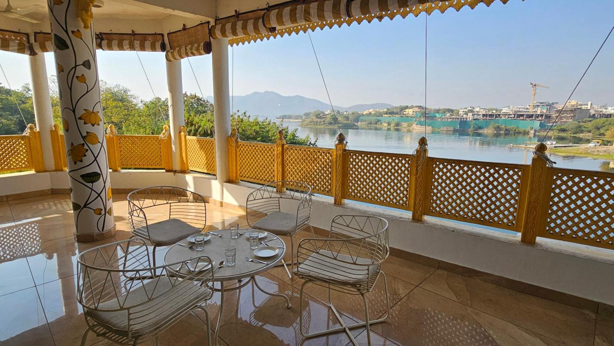 Hotel Asra Heritage With Rooftop And Swimming Pool