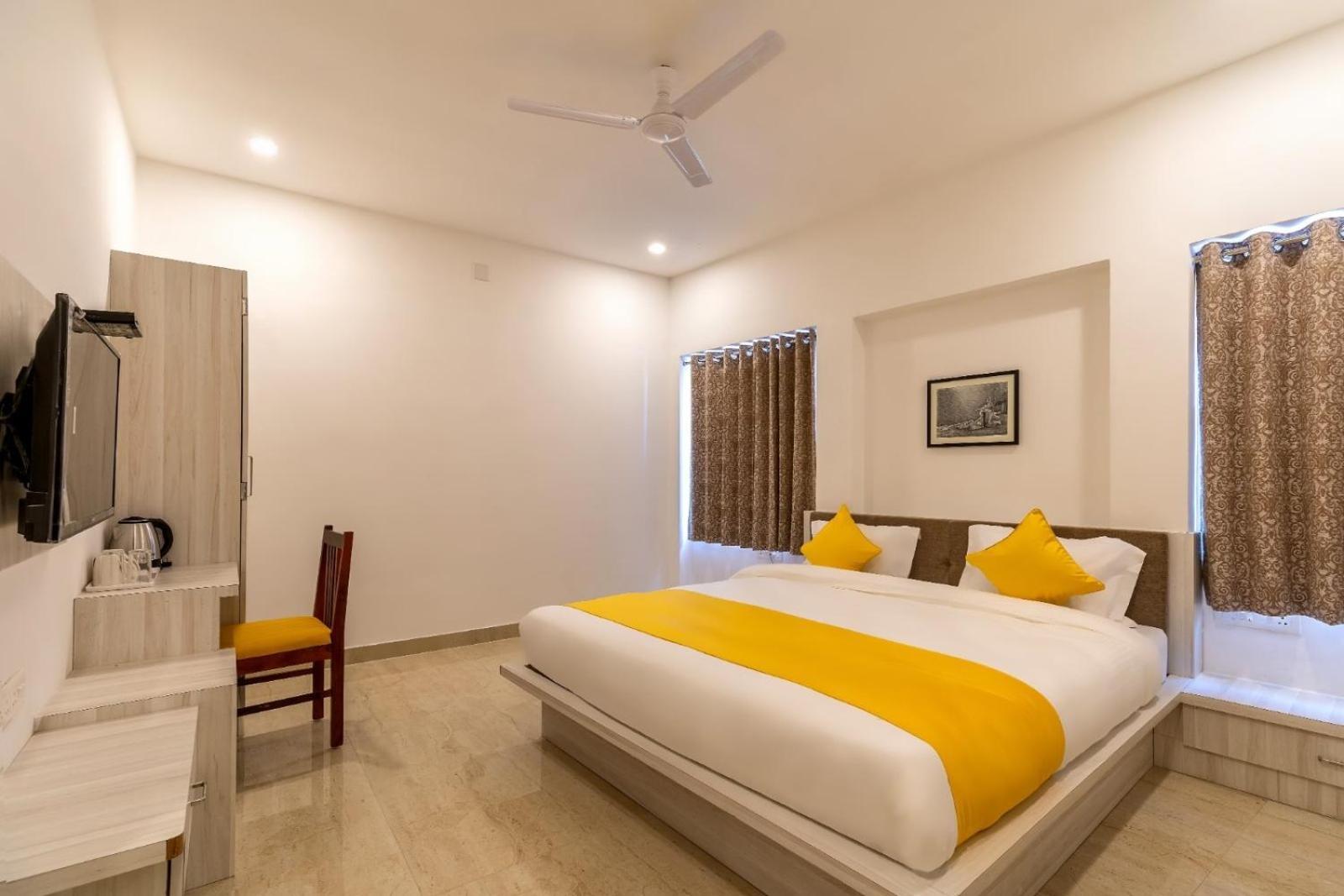 Asra Heritage With Rooftop And Swimming Pool Udaipur