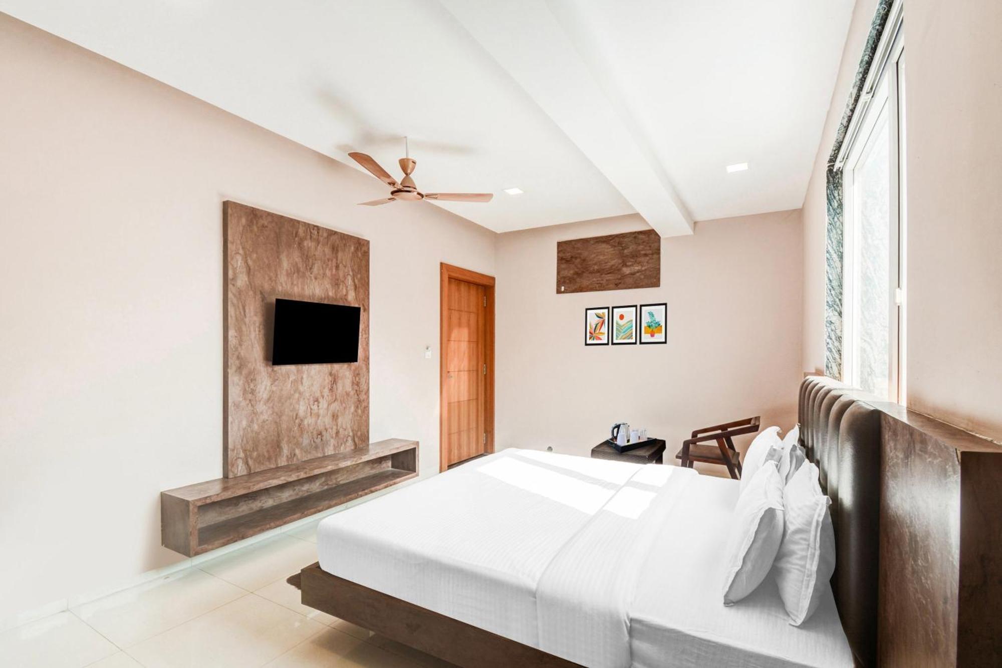 Hotel Palette Goverdhan Formerly The White Fresco 3*