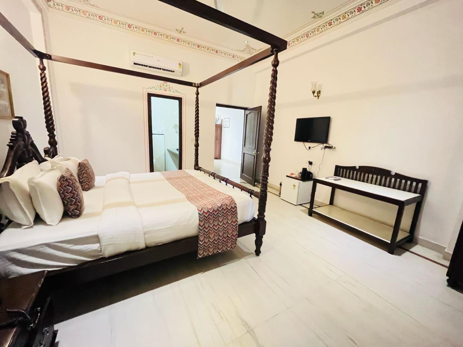 Hotel Boheda Palace Medi Pe Cafe & Restaurant View 4*