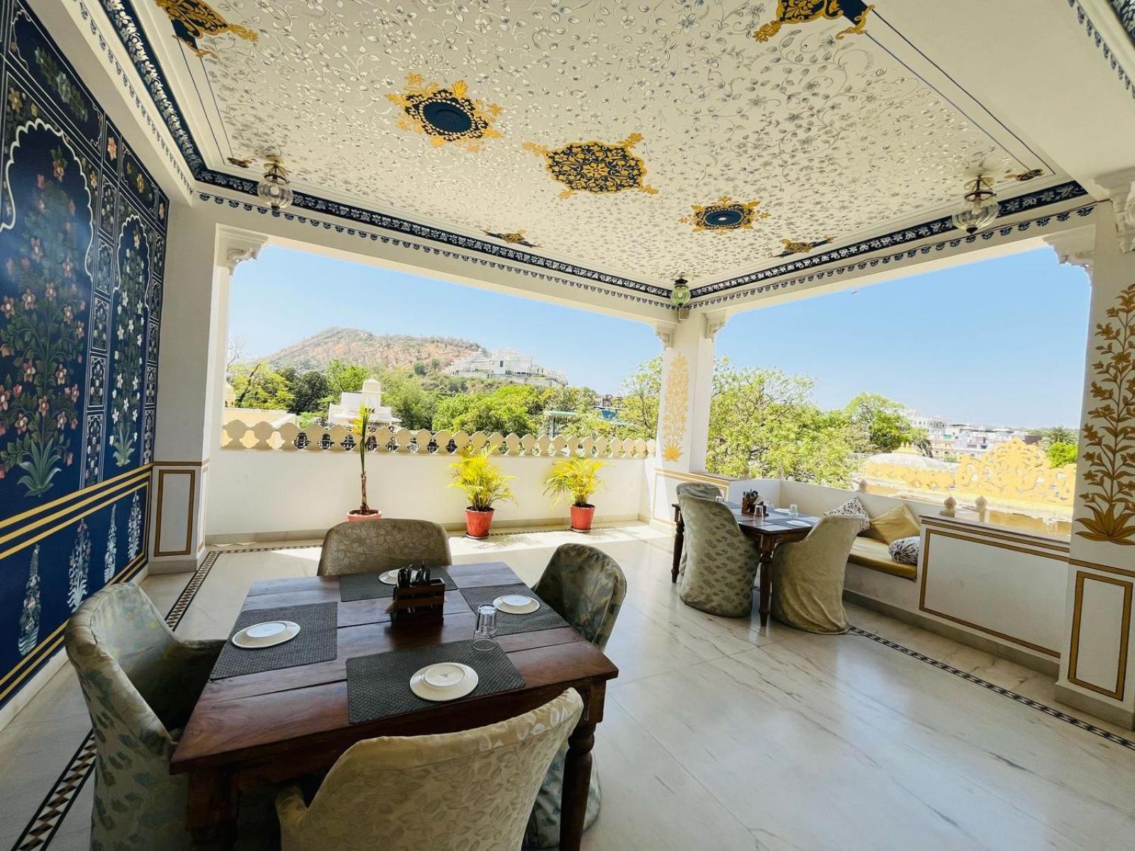 Boheda Palace Medi Pe Cafe & Restaurant View Hotel Udaipur