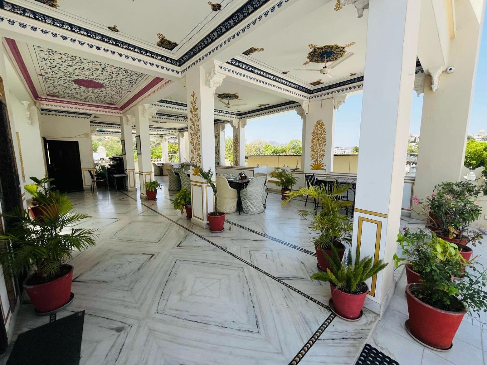 Boheda Palace Medi Pe Cafe & Restaurant View Hotel Udaipur
