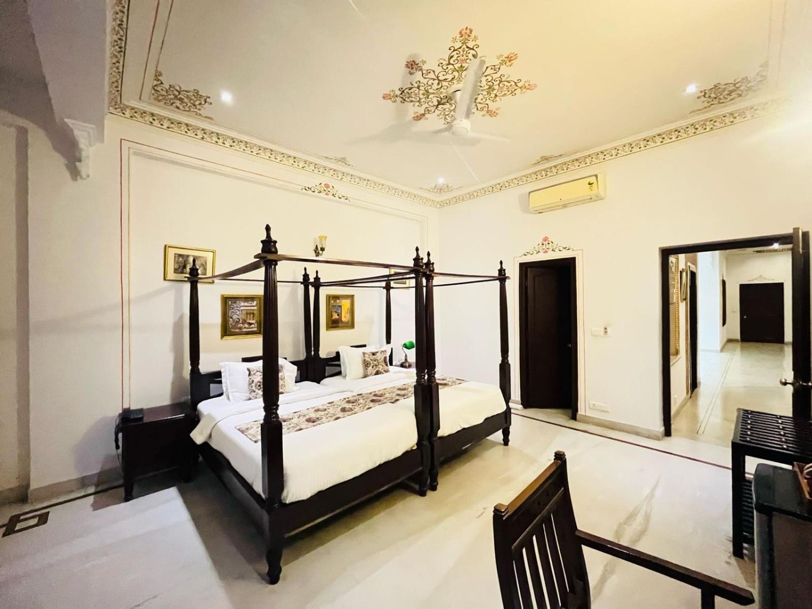 Boheda Palace Medi Pe Cafe & Restaurant View Hotel