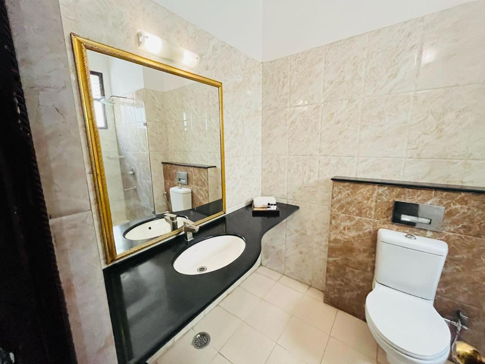 Boheda Palace Medi Pe Cafe & Restaurant View 4*