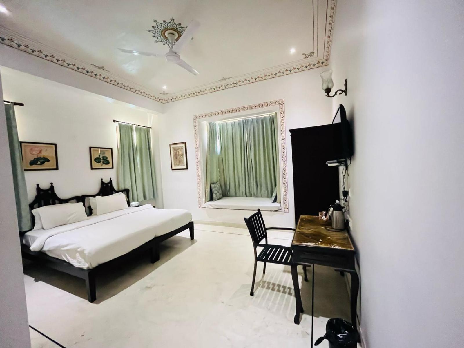 Boheda Palace Medi Pe Cafe & Restaurant View Hotel 4*