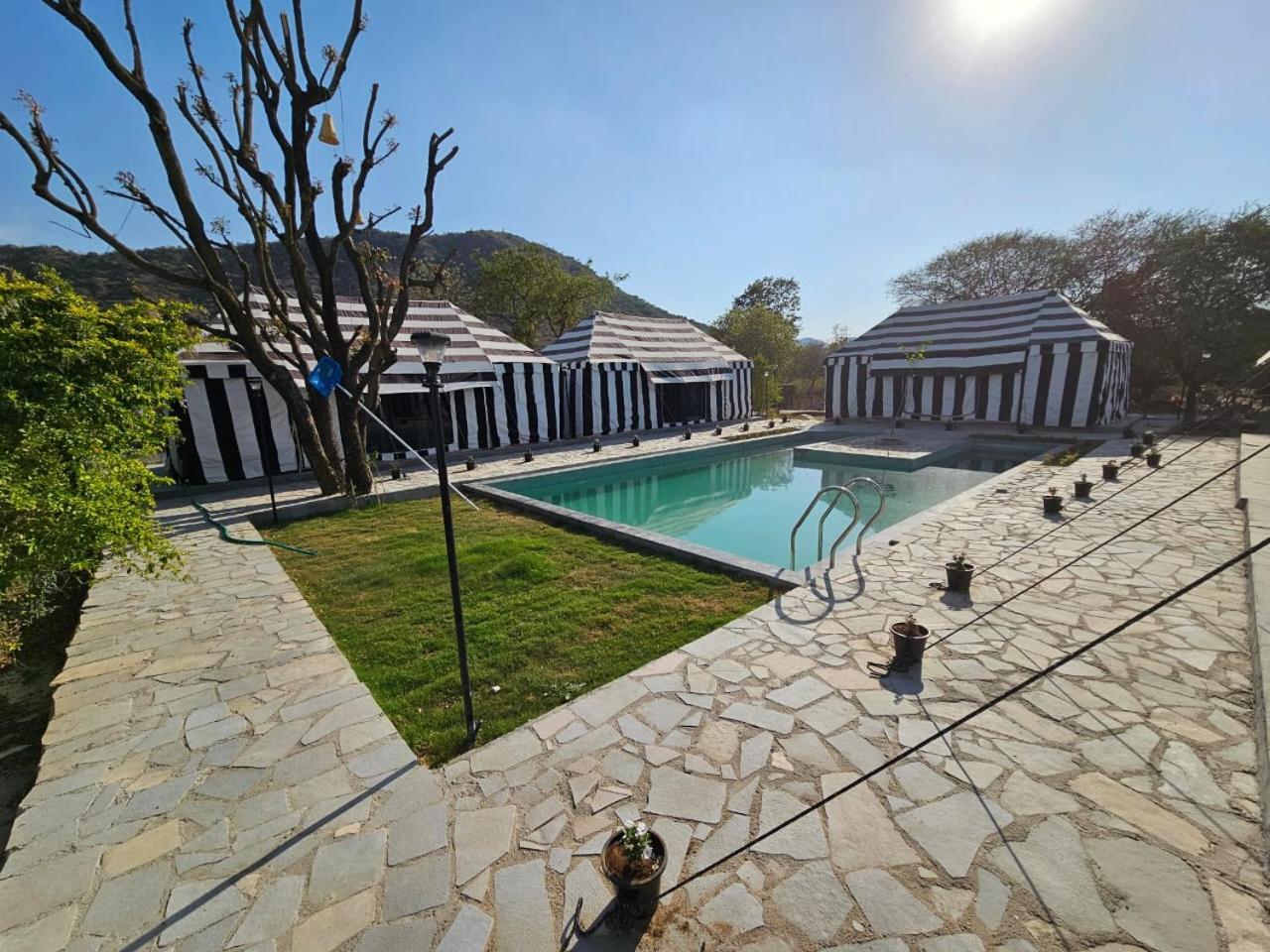 Hotel Badi Meadows Udaipur
