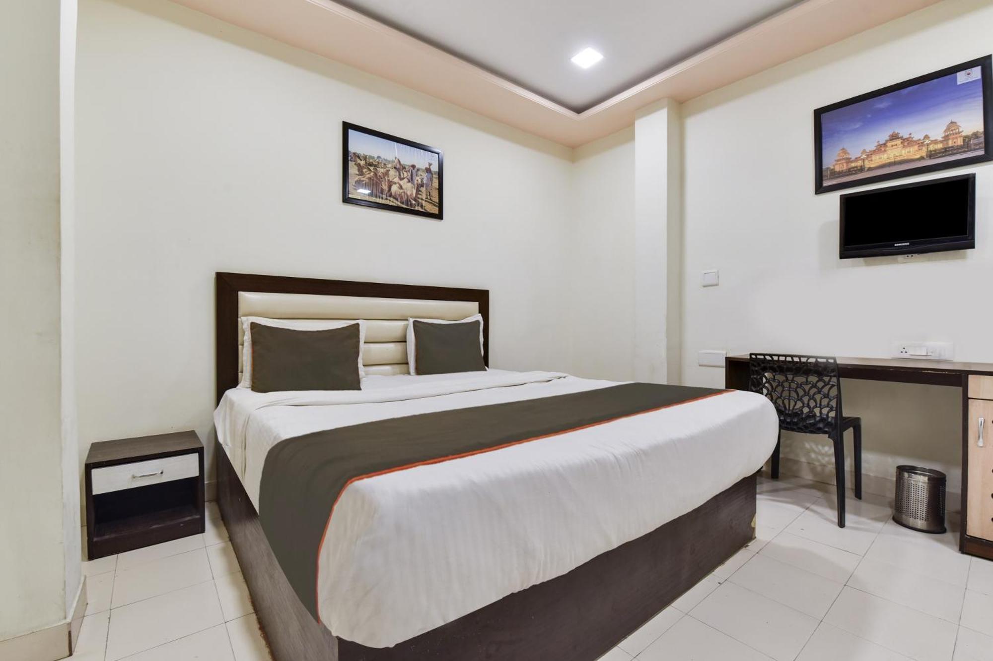 Hotel Super O Ratnam Palace