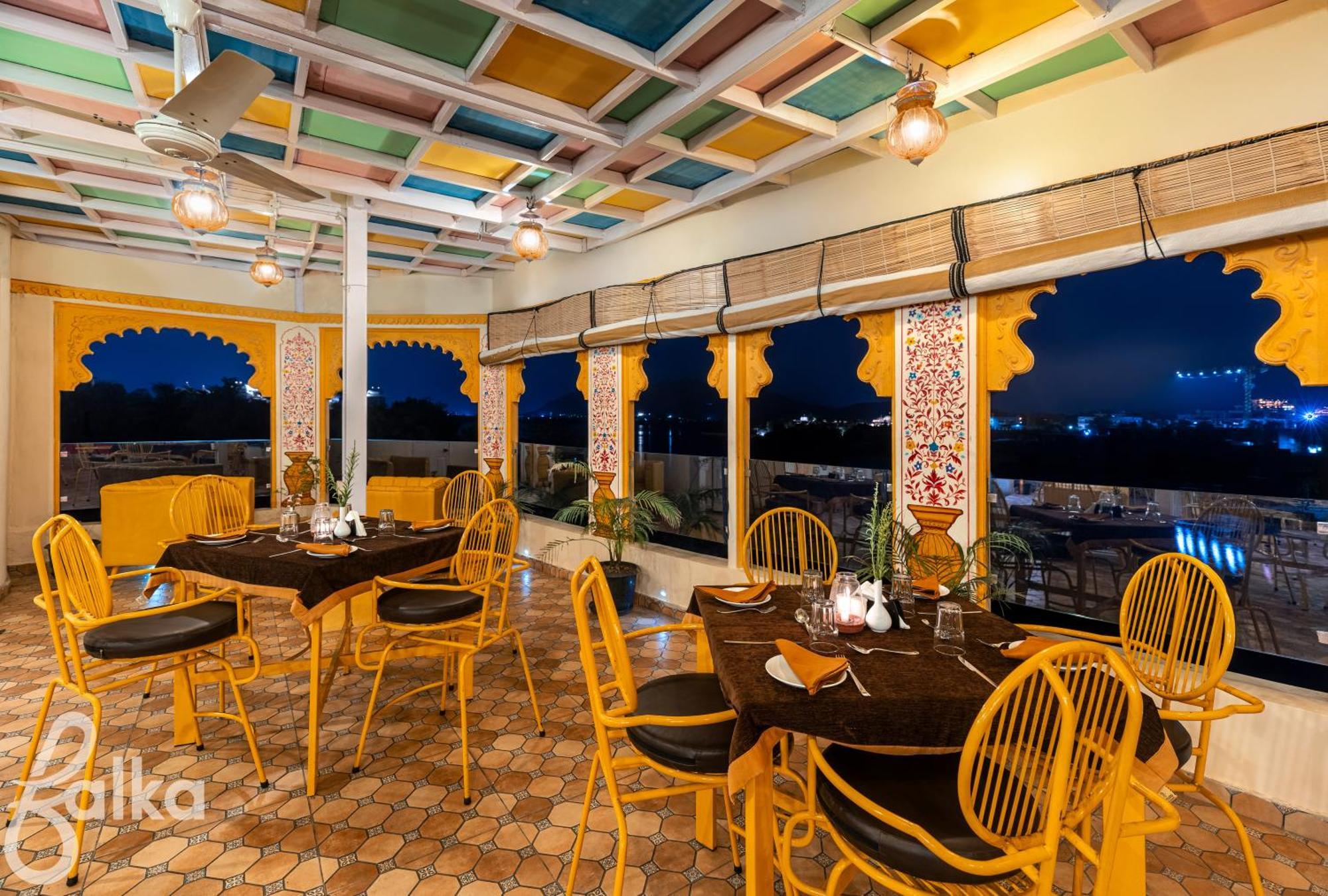 Asra Heritage With Rooftop And Swimming Pool Hotel Udaipur