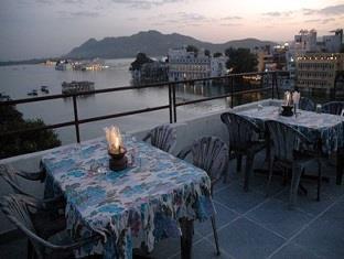 Jheel & Restaurant Guest house 3*