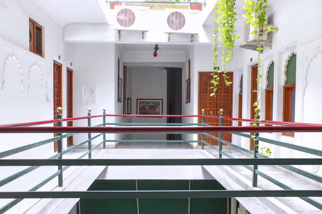 Hotel Devraj Niwas On Pichola 3*