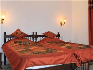Devraj Niwas On Pichola Hotel Udaipur