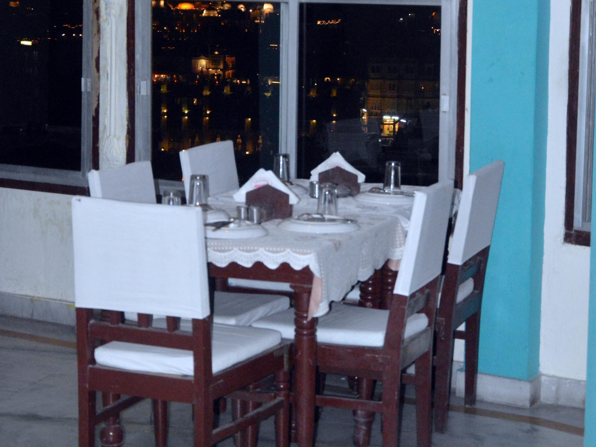 The View Hotel- On Pichola 3*