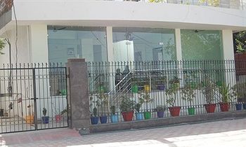 Hotel Capital O 11716 Everest Udaipur