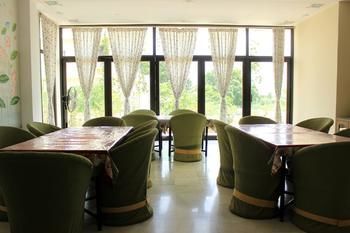 Oyo Premium Shikarbadi Udaipur