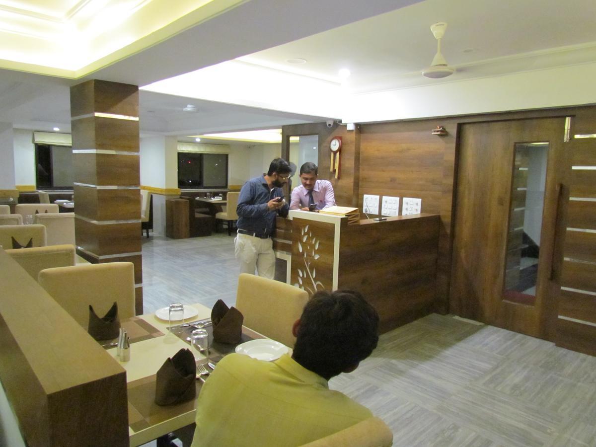 Divine Hotel 2*