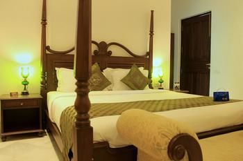Oyo Premium Shikarbadi Hotel 3*