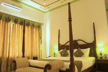 Oyo Premium Shikarbadi Udaipur