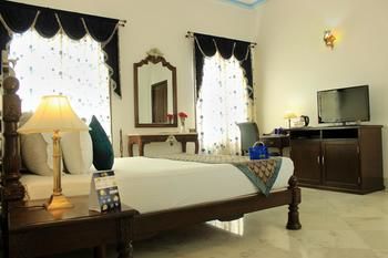 Oyo Premium Shikarbadi Hotel 3*